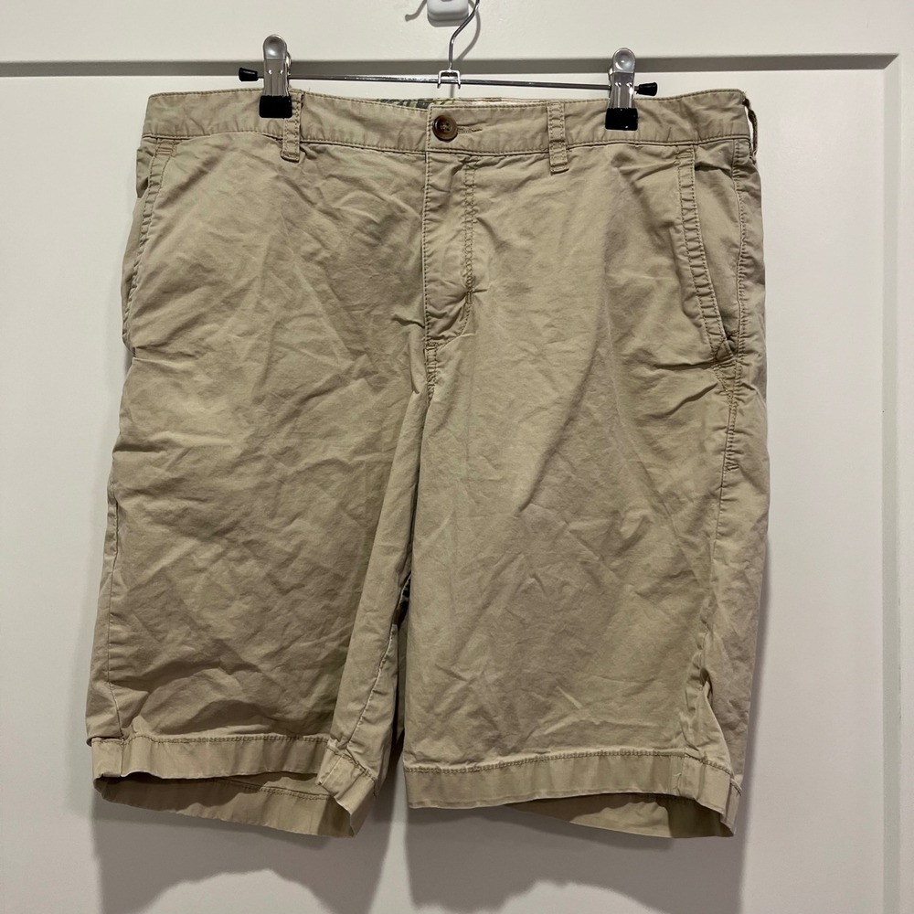 Tommy Bahama Boracay Chino Shorts Mens 34 Khaki Tan Stretch Cotton Casual